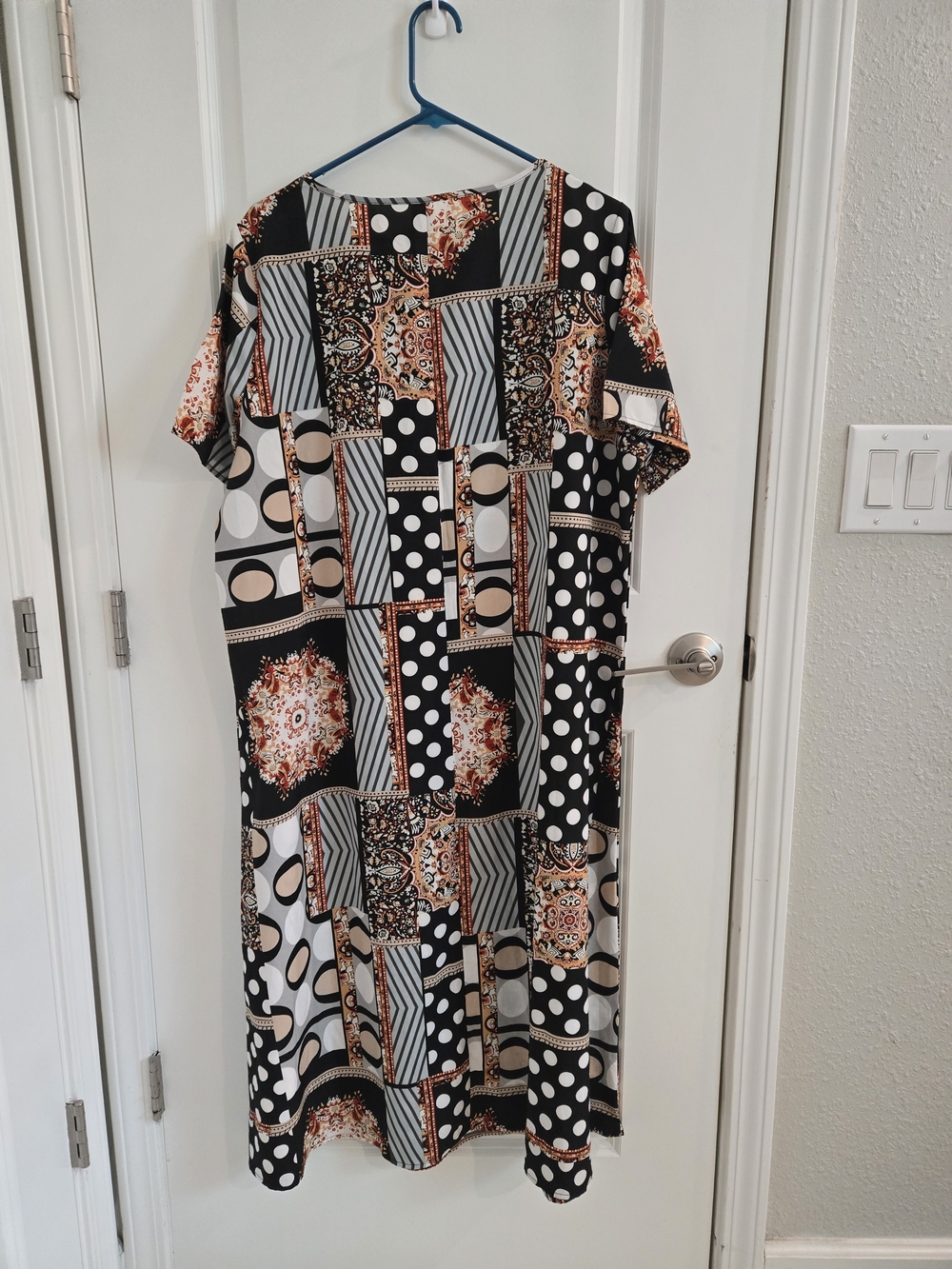 Women's Black & Cream Mixed Print Short Sleeve Dress 2XL - Picture 3 of 3